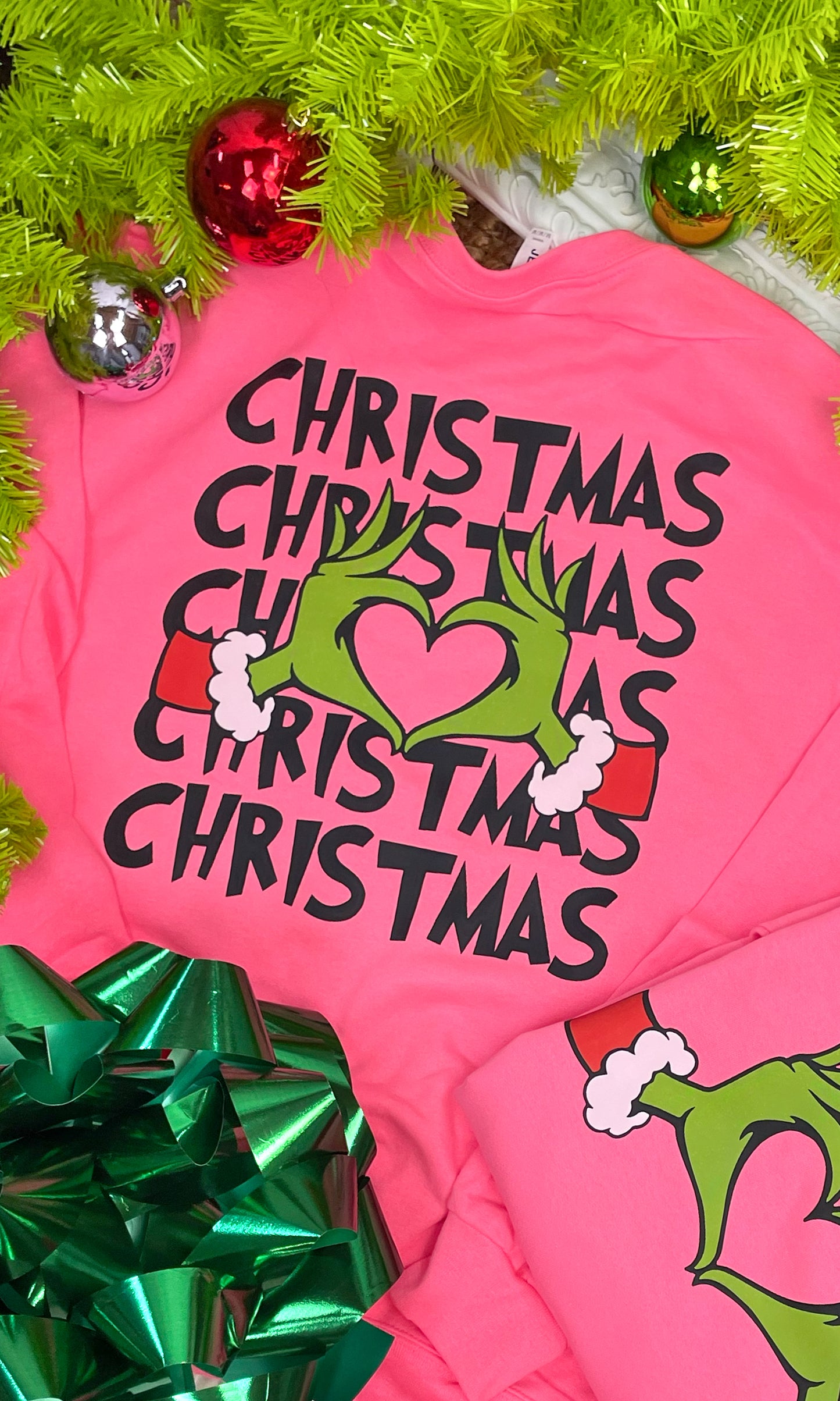 Merry Christmas Green Heart Hand Graphic Sweatshirt