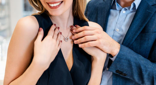 Why Jewelry Makes the Perfect Holiday Gift