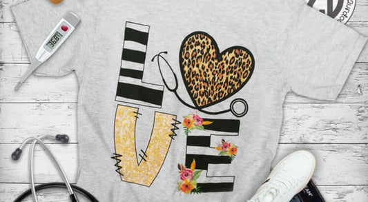 4 Tips for Mixing Prints With Graphic Tees