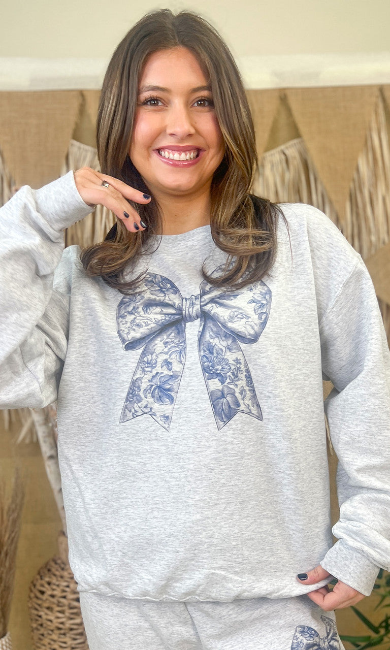 Big On Bows Graphic Sweatshirt