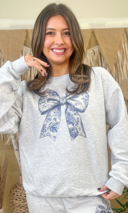 Big On Bows Graphic Sweatshirt
