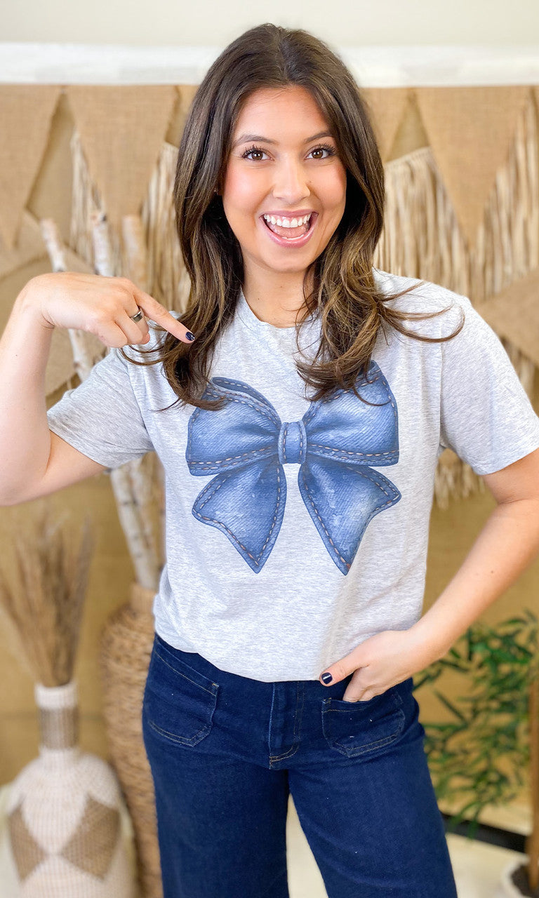 Big On Bows Graphic T-Shirt