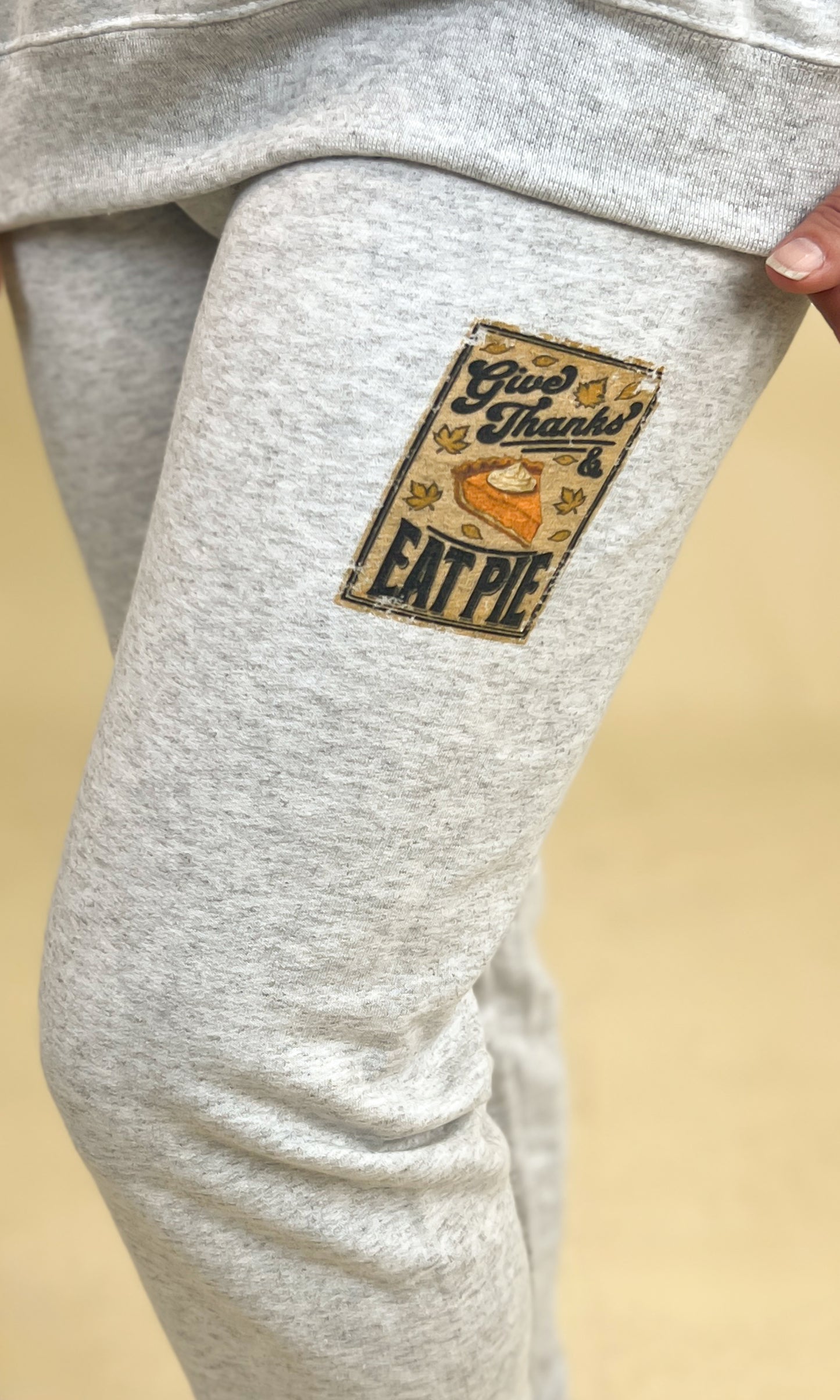 Holiday Vintage Label Graphic Sweatpants