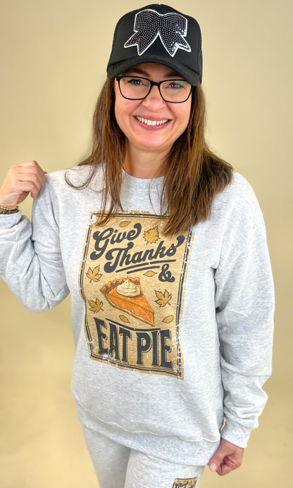 Holiday Vintage Label Graphic Sweatshirt