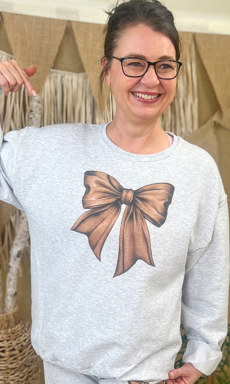 Big On Bows Graphic Sweatshirt